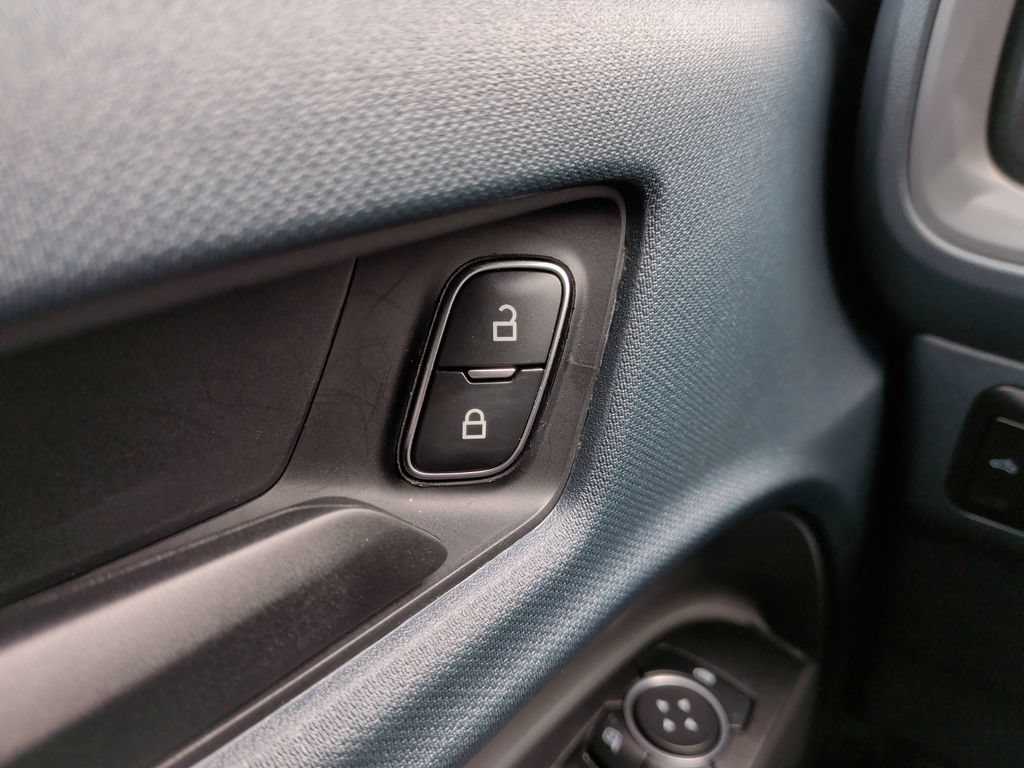 Used 2025 Ford Maverick Lobo AWD/4WD image 29
