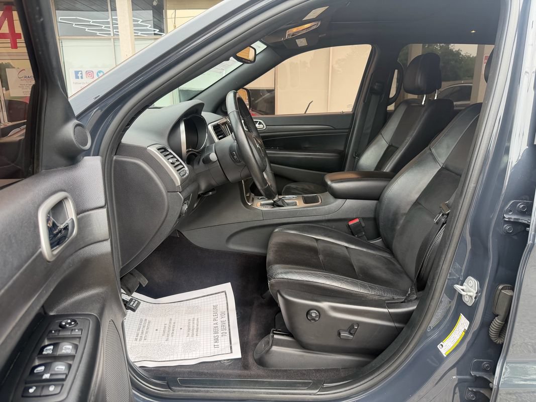 Used 2018 Jeep Grand Cherokee Altitude RWD image 10