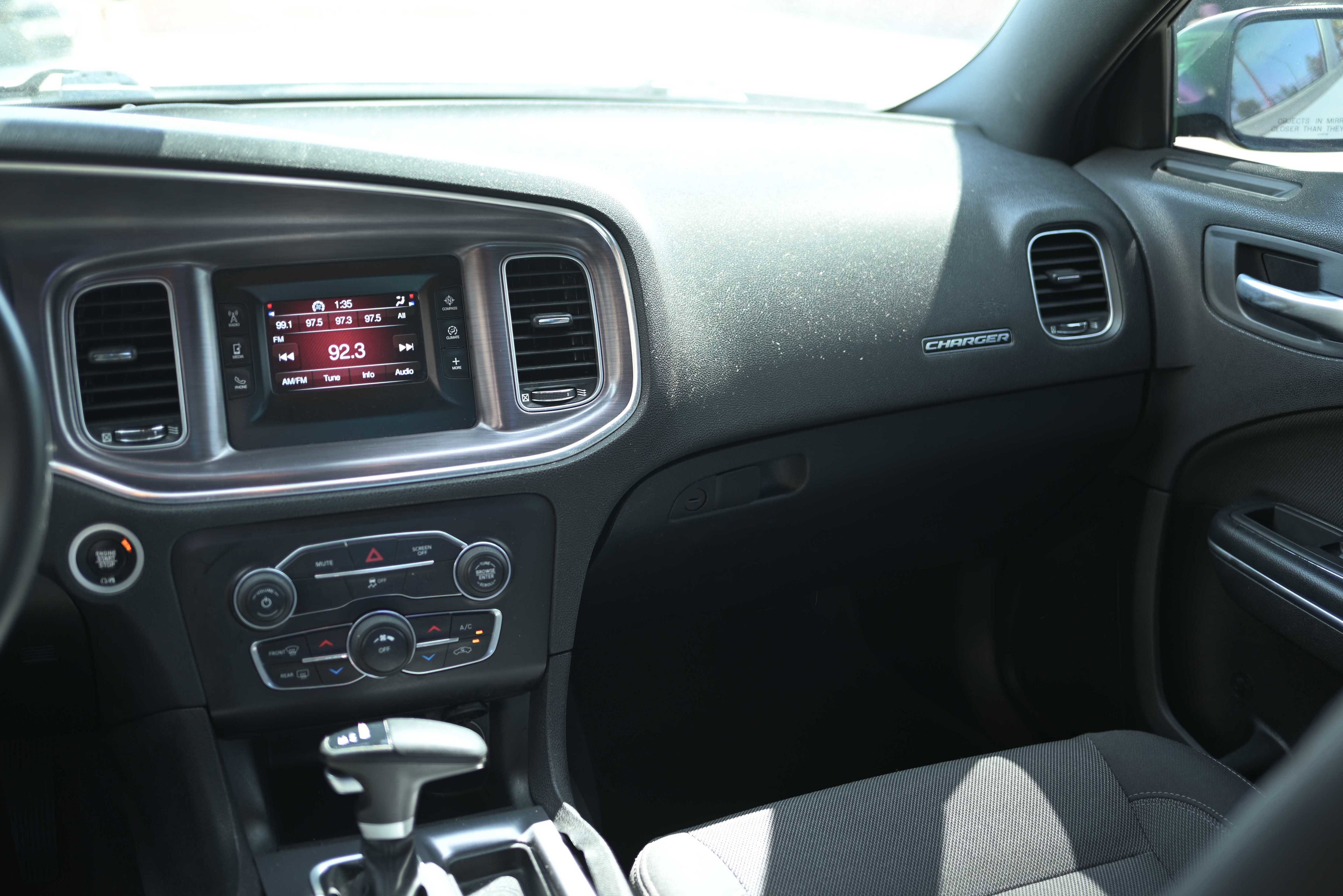 Used 2017 Dodge Charger SE RWD image 8
