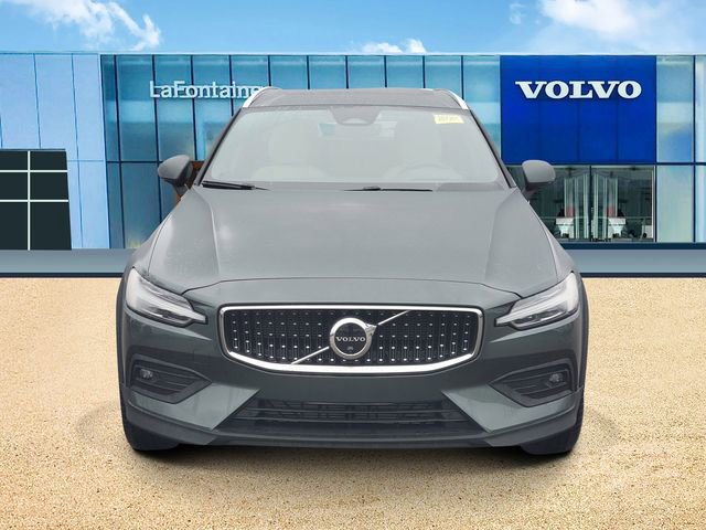 New 2026 Volvo V60 B5 Cross Country Ultra w/ Protection Package Premier image 2