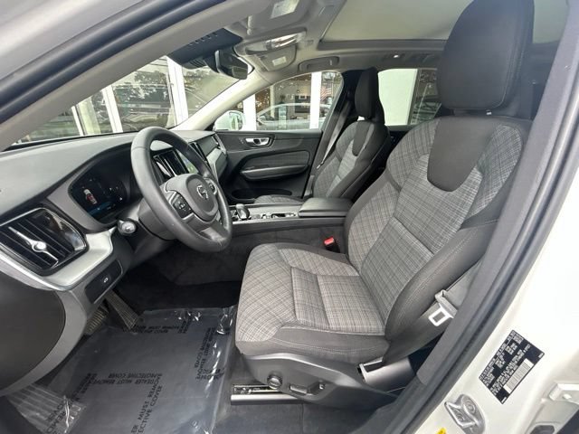 Certified 2023 Volvo XC60 B5 Core AWD/4WD image 19