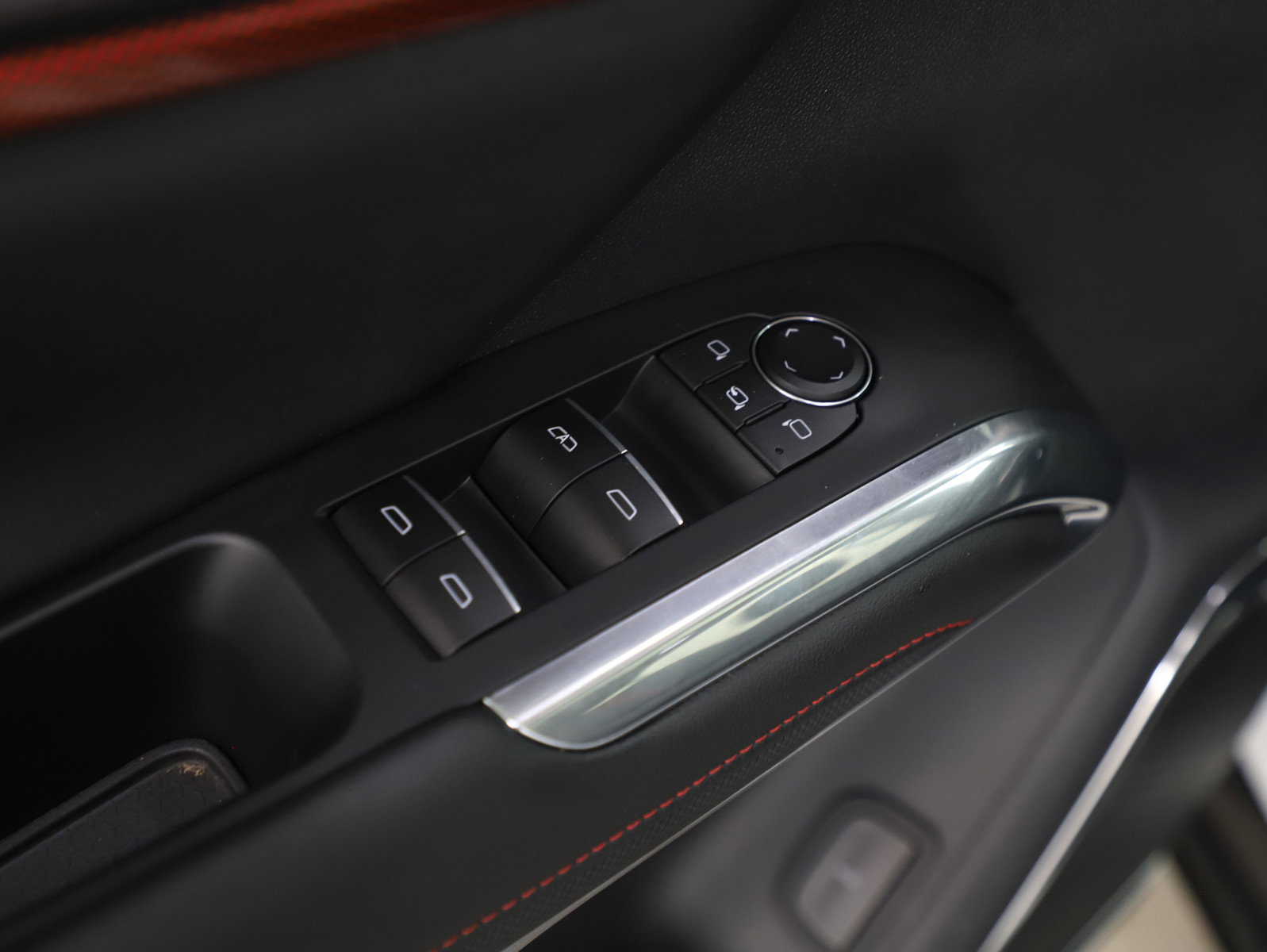 Used 2024 Chevrolet Traverse RS image 22