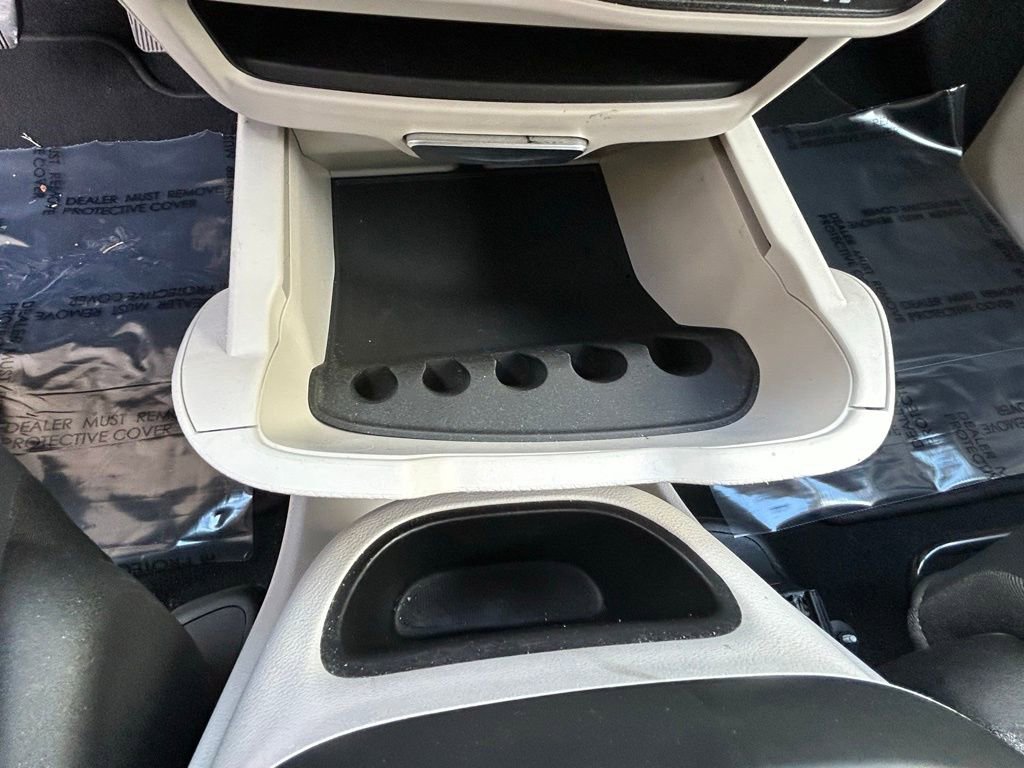 Certified 2024 Chrysler Pacifica Touring-L image 27