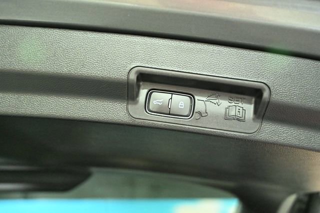 Used 2021 Ford Explorer Limited w/ Equipment Group 301A image 44