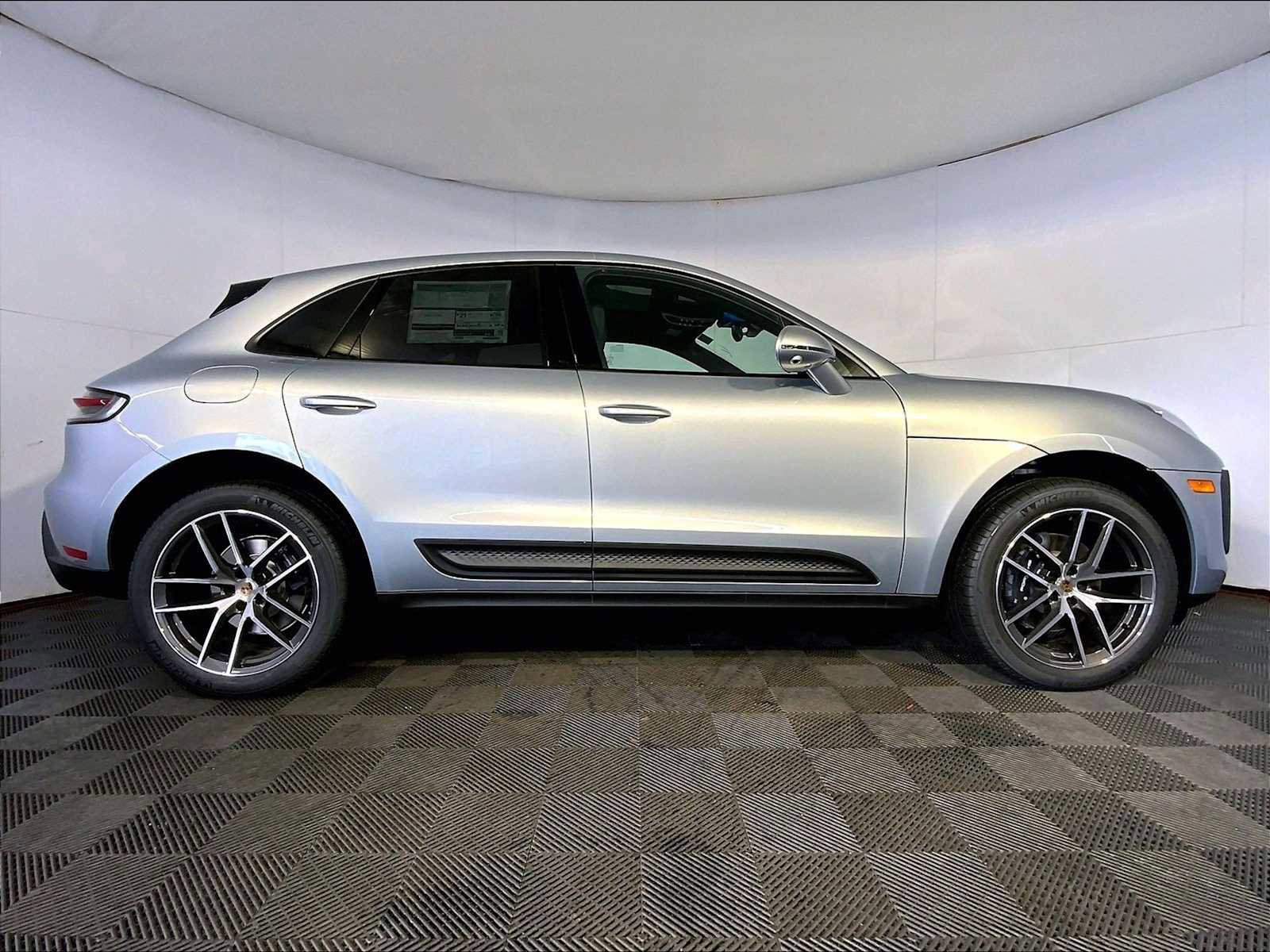 New 2025 Porsche Macan image 8