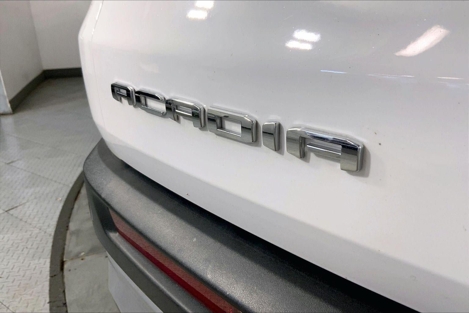 Used 2025 GMC Acadia Elevation FWD image 31