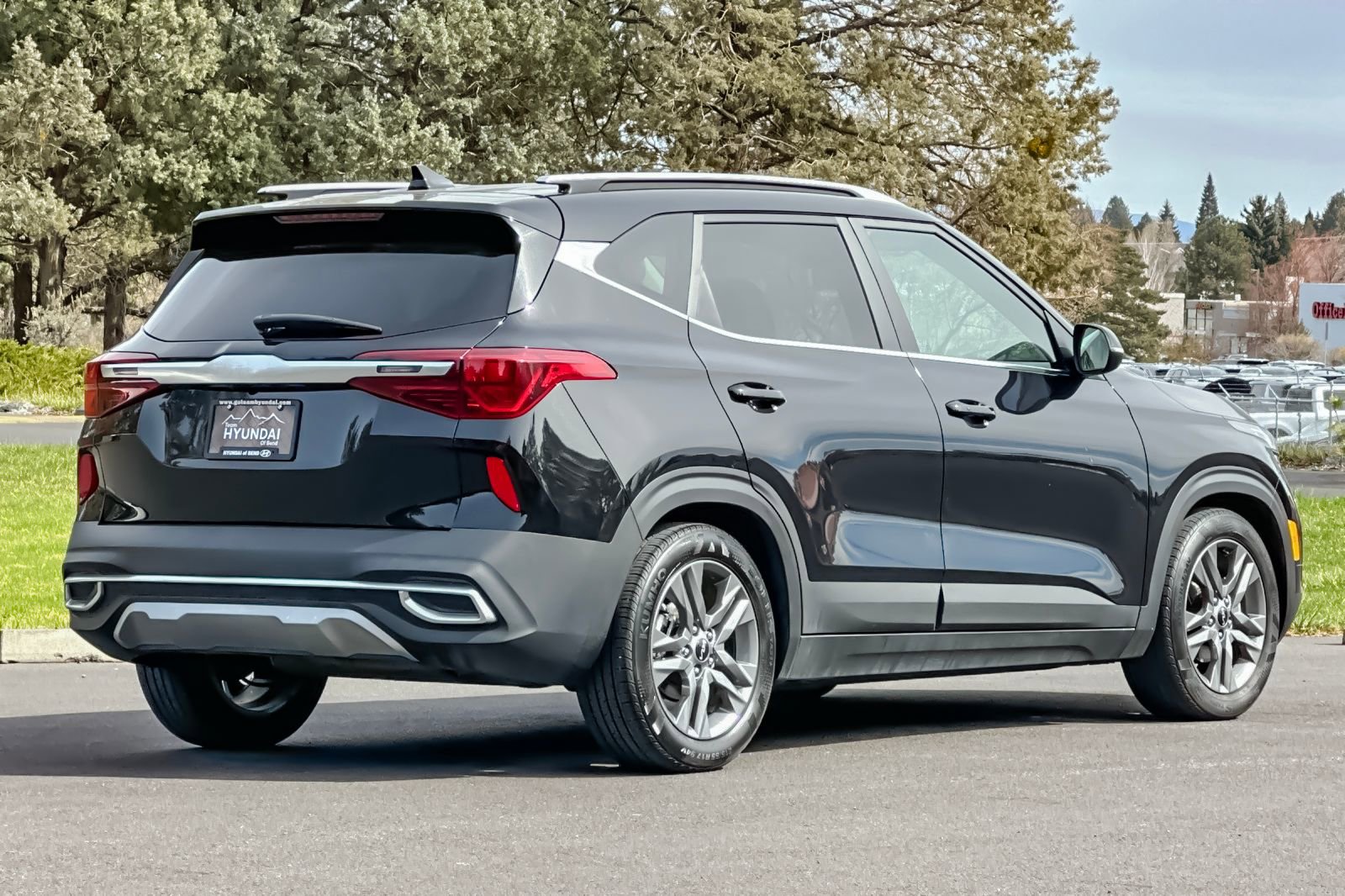 Used 2023 Kia Seltos S w/ Navigation Package image 4