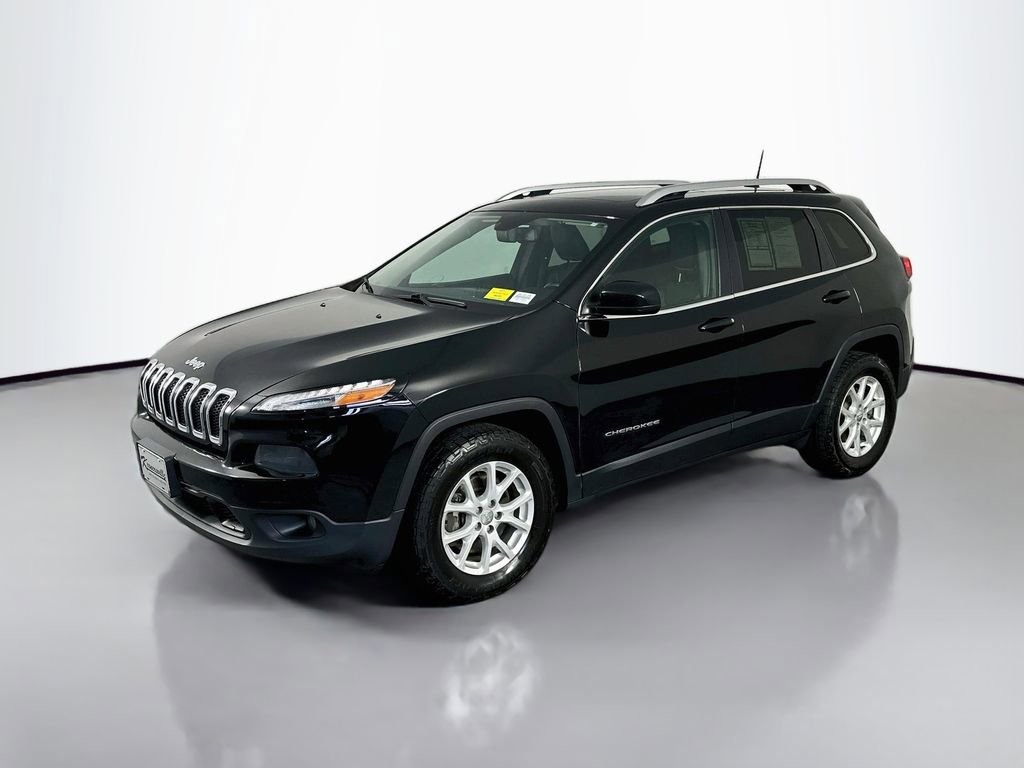 Used 2018 Jeep Cherokee Latitude Plus w/ Comfort/Convenience Group AWD/4WD video 3