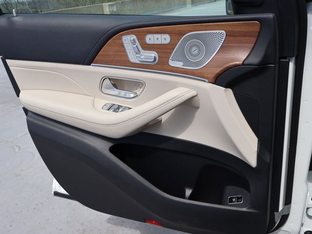 Used 2022 Mercedes-Benz GLS 450 4MATIC image 37