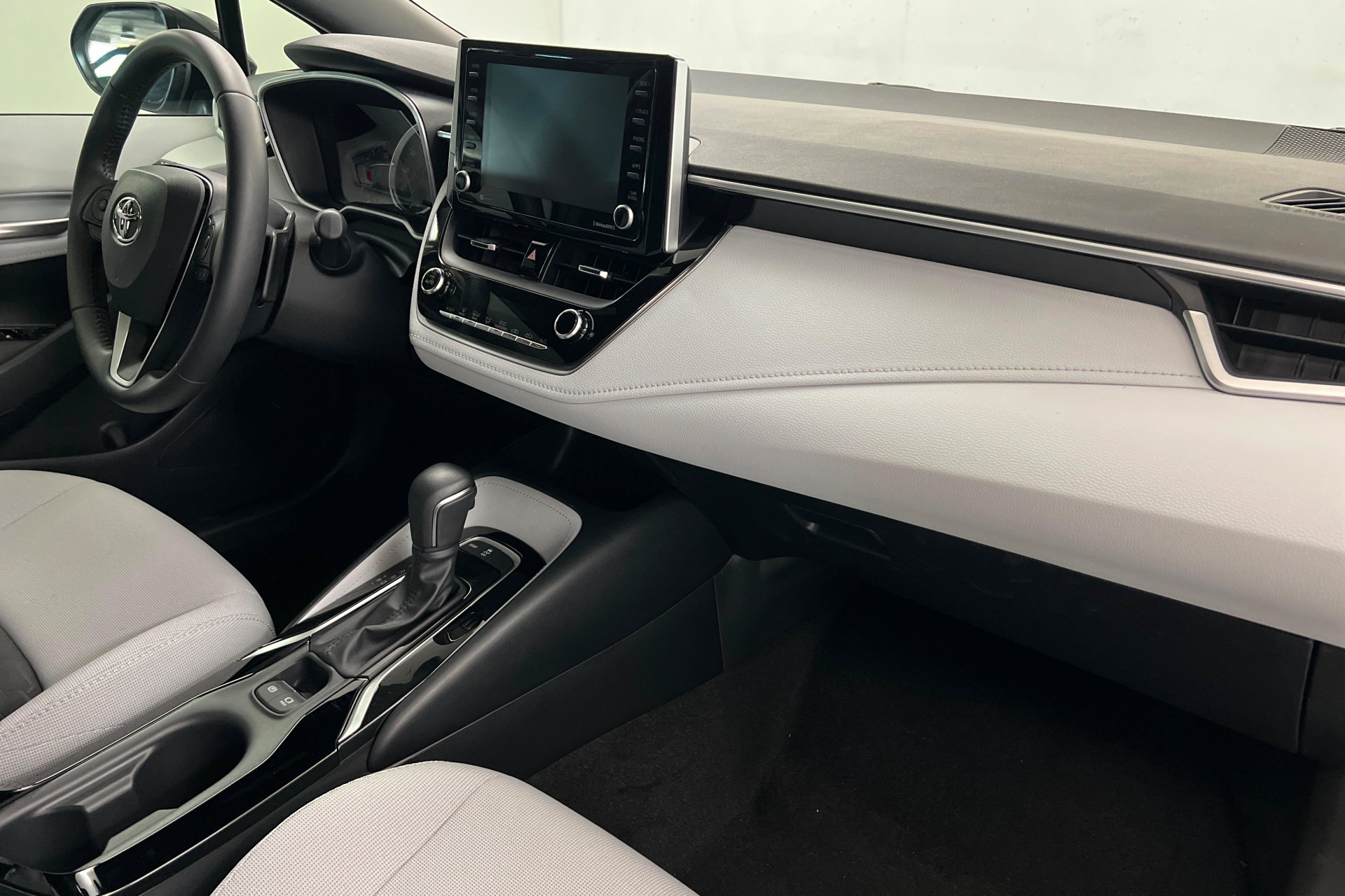 Certified 2022 Toyota Corolla SE FWD image 25