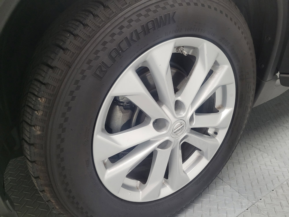 Used 2015 Nissan Rogue SV FWD image 31