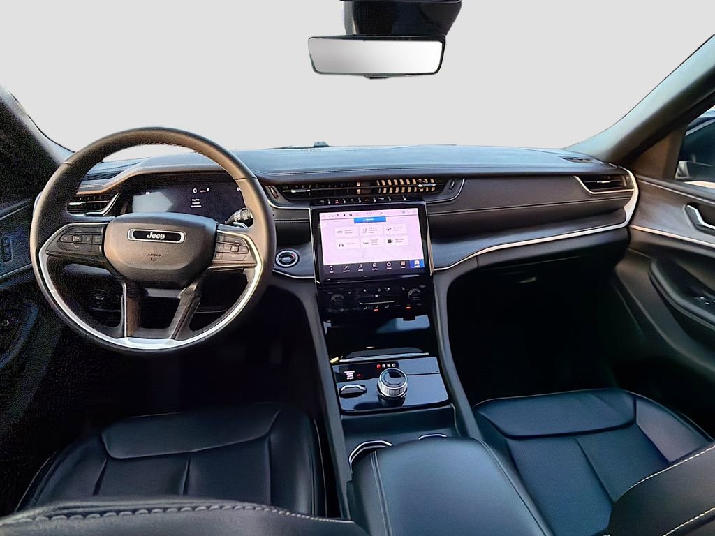 Used 2024 Jeep Grand Cherokee L Limited w/ Luxury Tech Group II AWD/4WD image 16