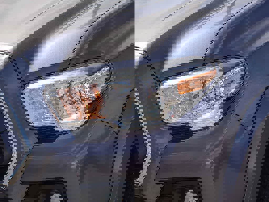 Used 2020 Toyota Tacoma SR5 RWD image 8