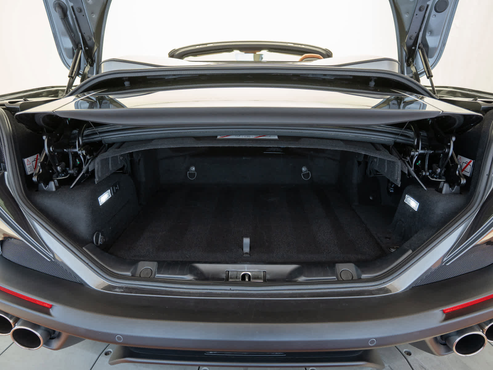 Certified 2019 Ferrari Portofino image 30