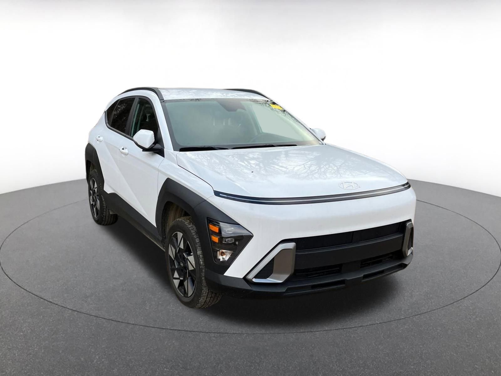 Used 2025 Hyundai Kona SEL image 2