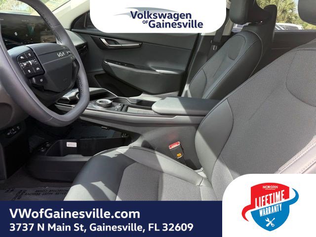 Used 2025 Kia EV6 Light w/ Light LR Technology Package image 16