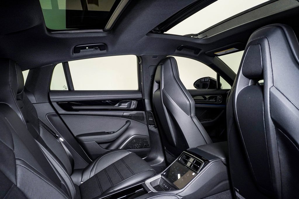 New 2026 Porsche Panamera 4 AWD/4WD image 16