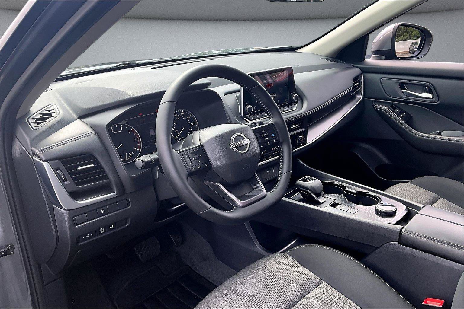 Used 2026 Nissan Rogue SV w/ Cold Weather Package AWD/4WD image 18
