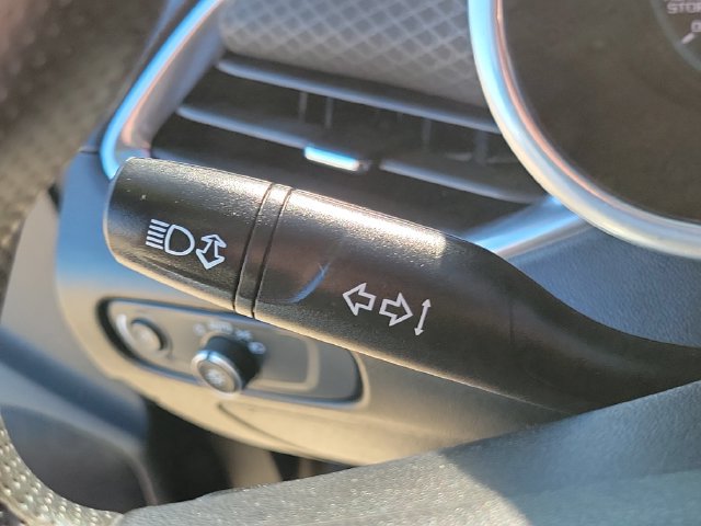 Used 2020 Chevrolet Malibu LT FWD image 14