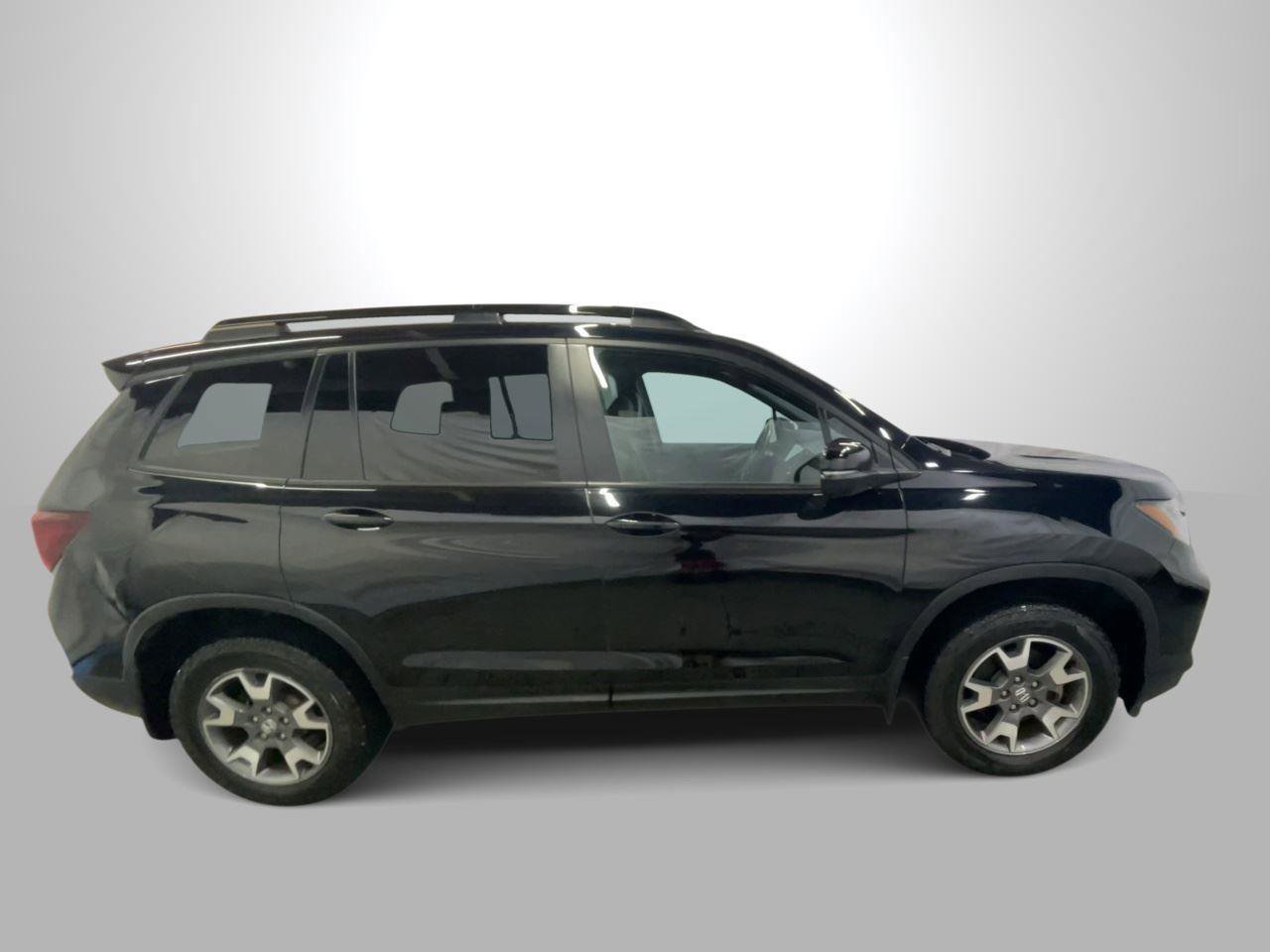 Used 2022 Honda Passport TrailSport image 3