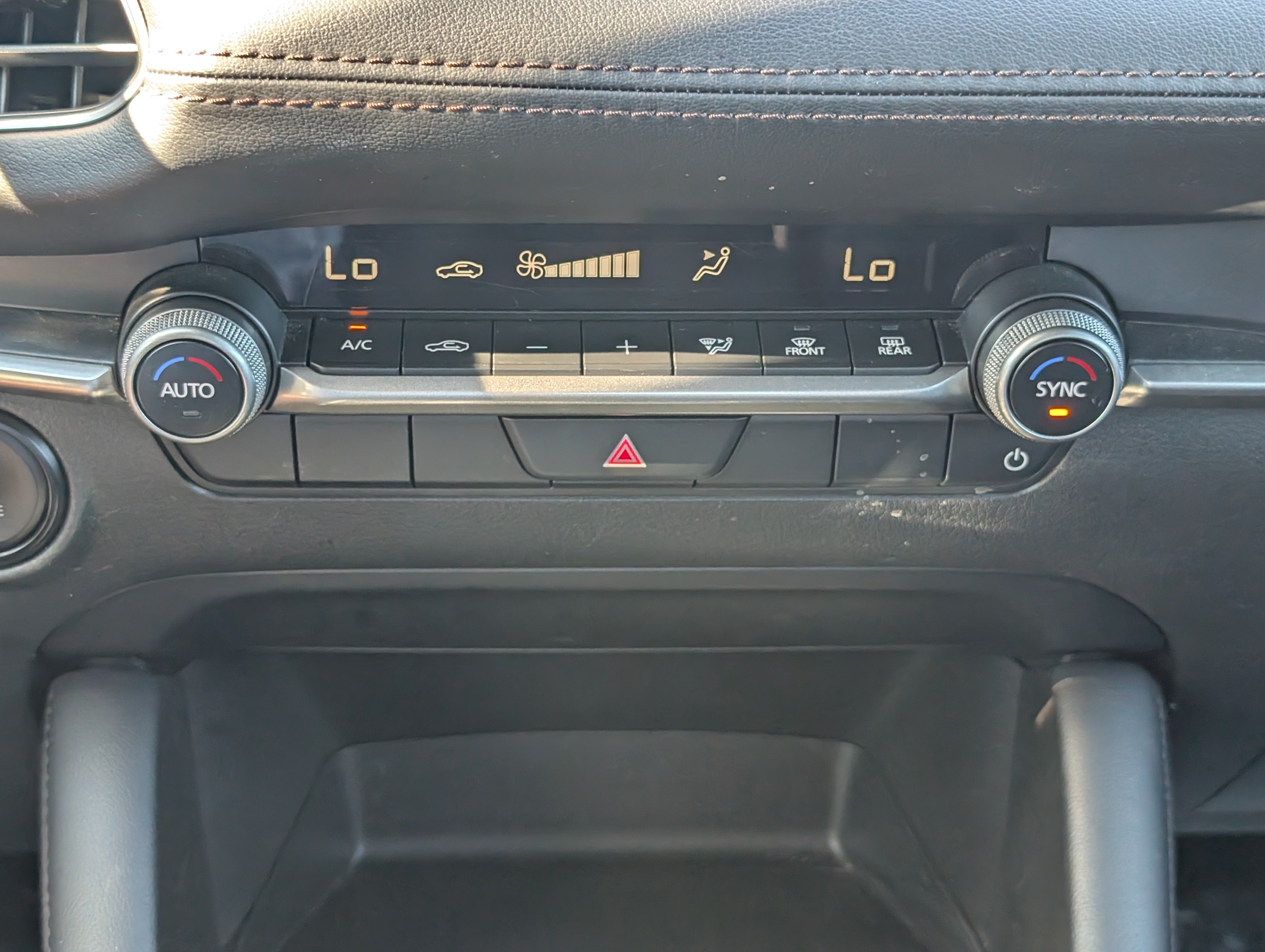 Used 2024 MAZDA MAZDA3 s FWD image 23