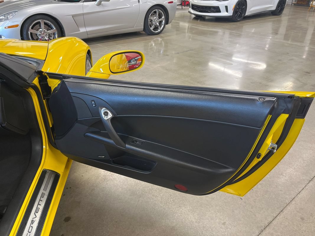 Used 2007 Chevrolet Corvette Convertible w/ Preferred Equipment Group RWD image 50