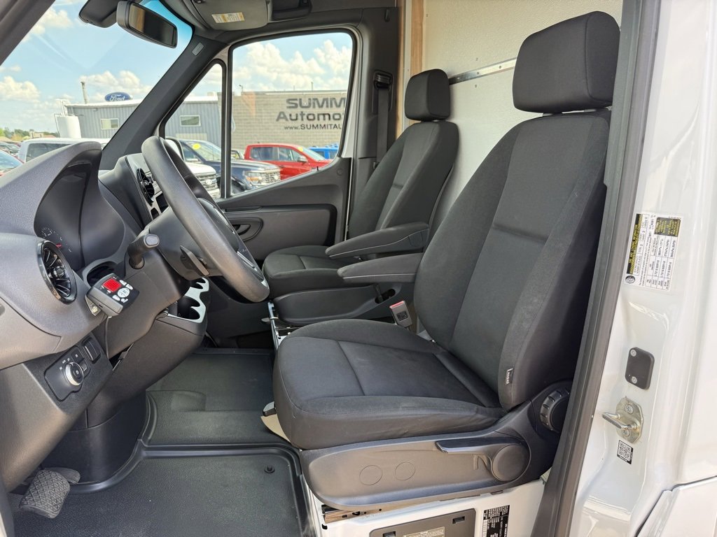 Used 2019 Freightliner Sprinter 2500 image 5