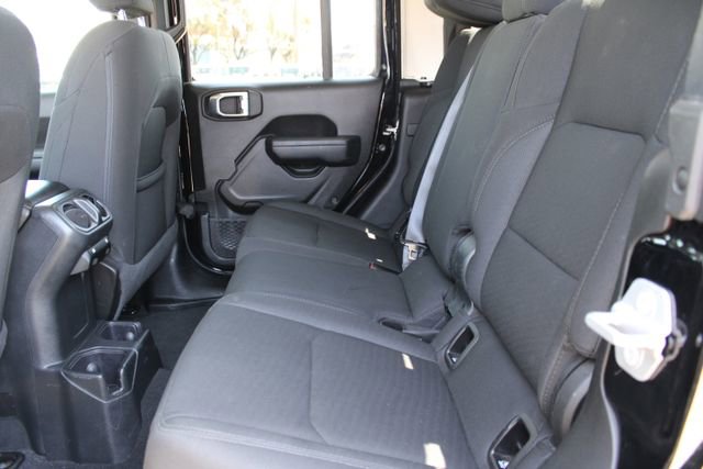 Used 2022 Jeep Gladiator Willys image 38