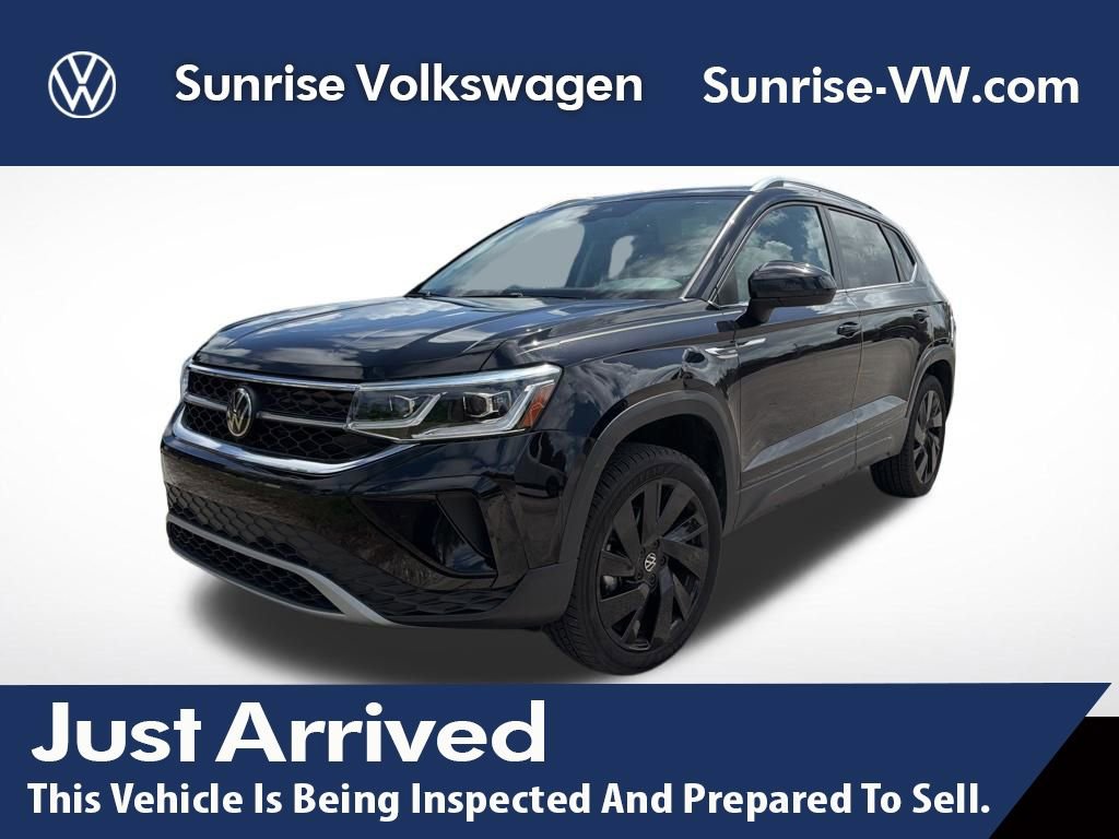 Certified 2024 Volkswagen Taos SEL image 1