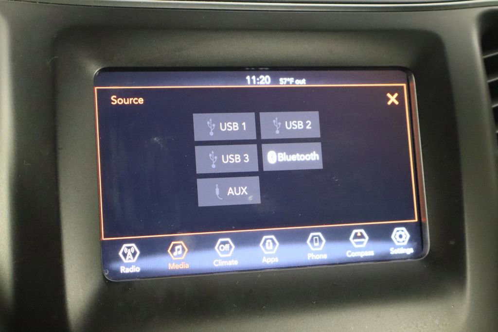 Used 2020 Jeep Cherokee Latitude Plus image 34