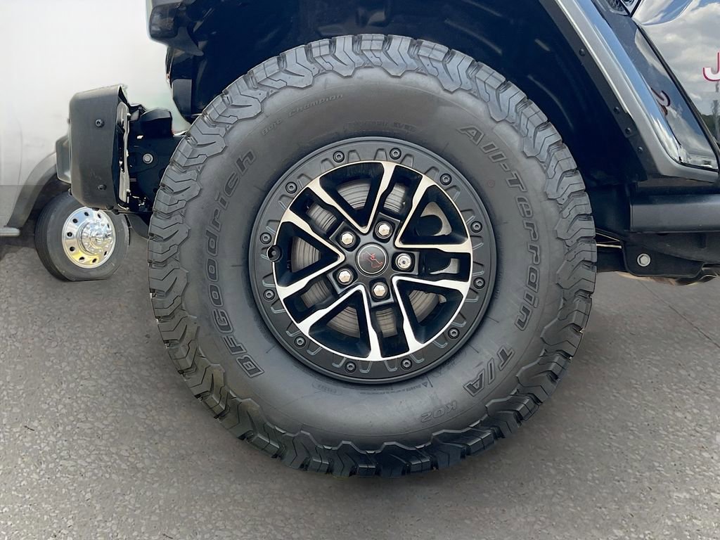 Certified 2025 Jeep Wrangler Unlimited Rubicon AWD/4WD image 29
