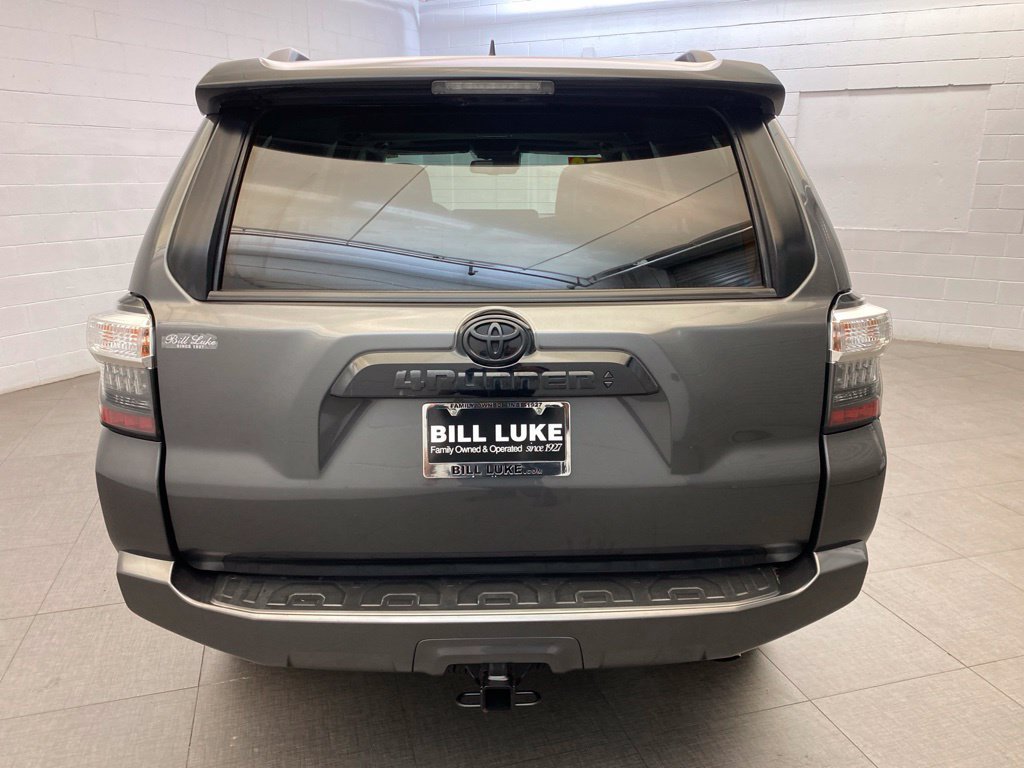 Used 2020 Toyota 4Runner Venture w/ Moonroof Package AWD/4WD image 10