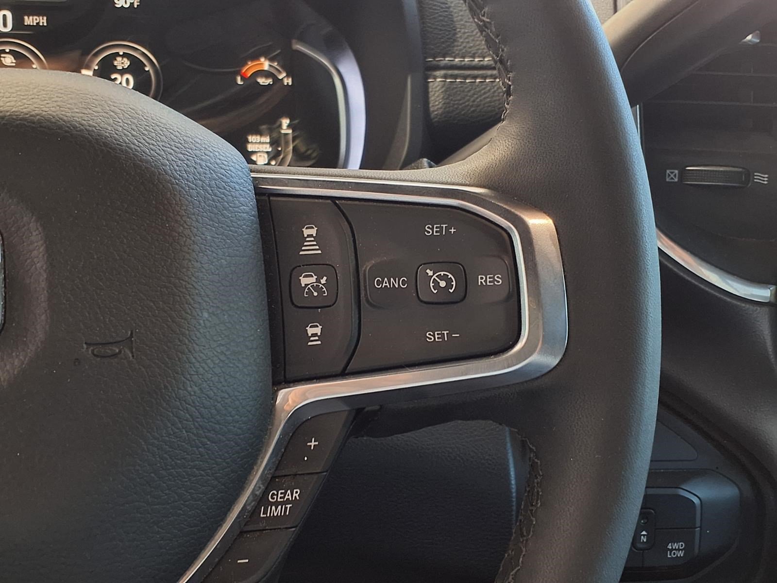 Used 2025 RAM 2500 Laramie AWD/4WD image 27