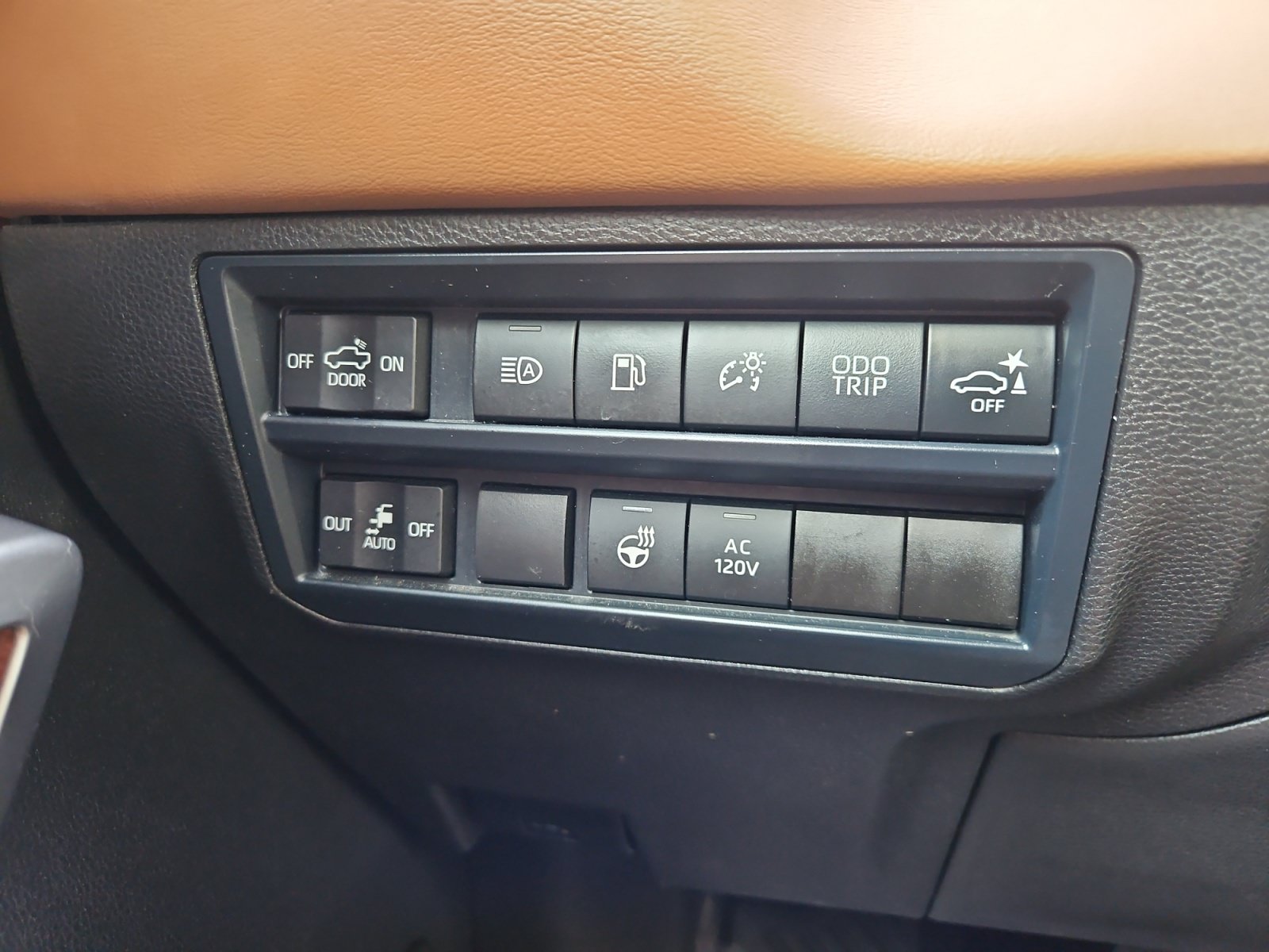 Used 2025 Toyota Tundra 1794 Edition AWD/4WD image 31