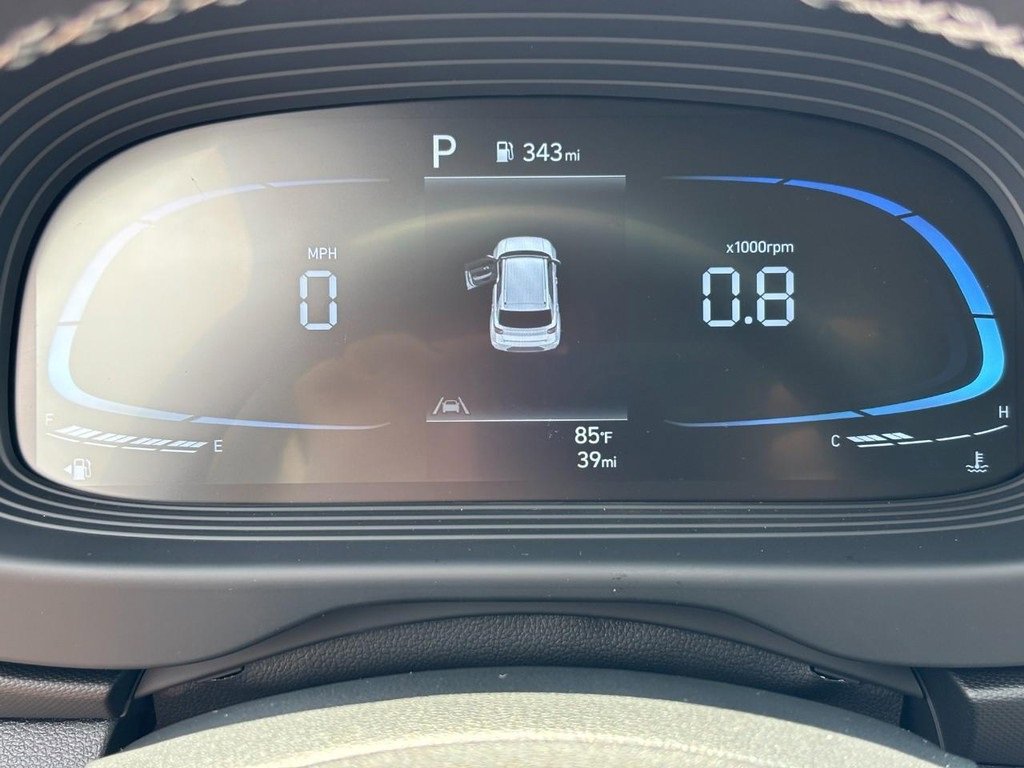 Used 2025 Hyundai Venue Limited image 14