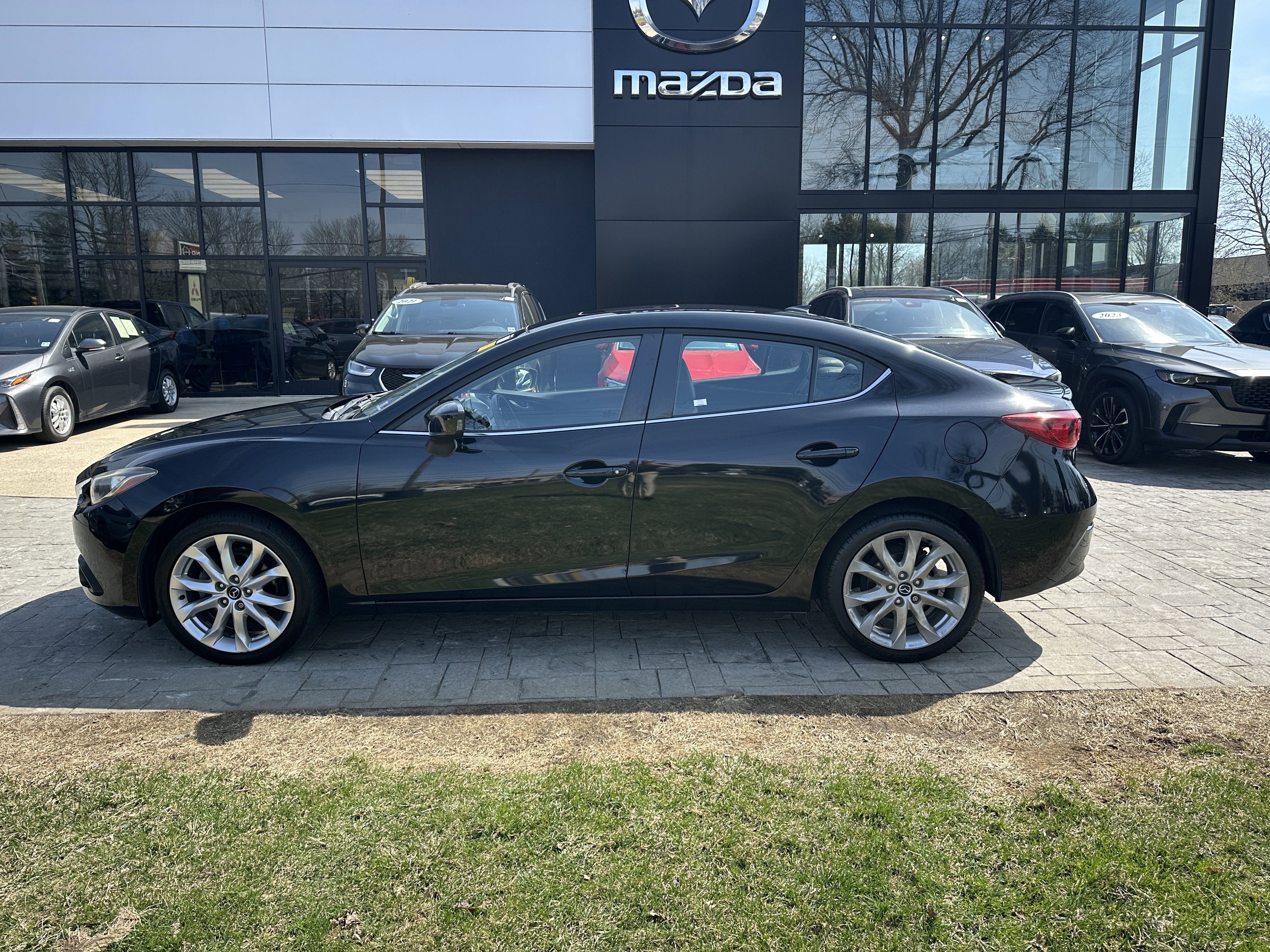 Used 2016 MAZDA MAZDA3 s Touring image 3