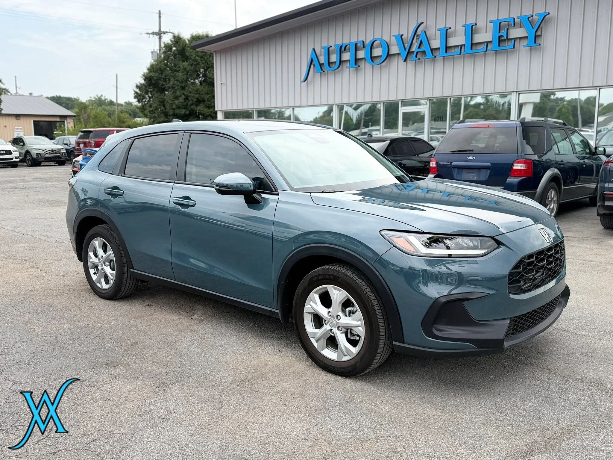 Used 2025 Honda HR-V LX image 1