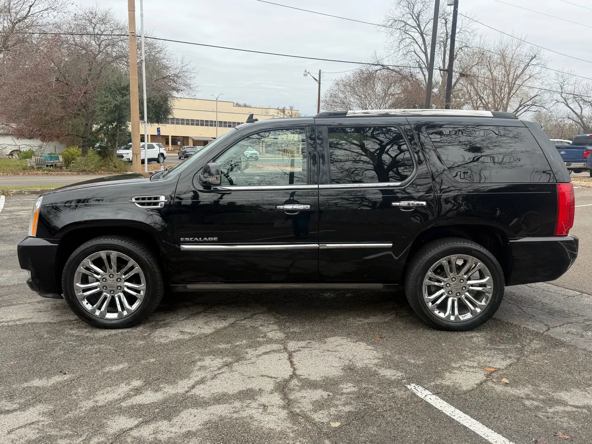 Used 2014 Cadillac Escalade Platinum image 8