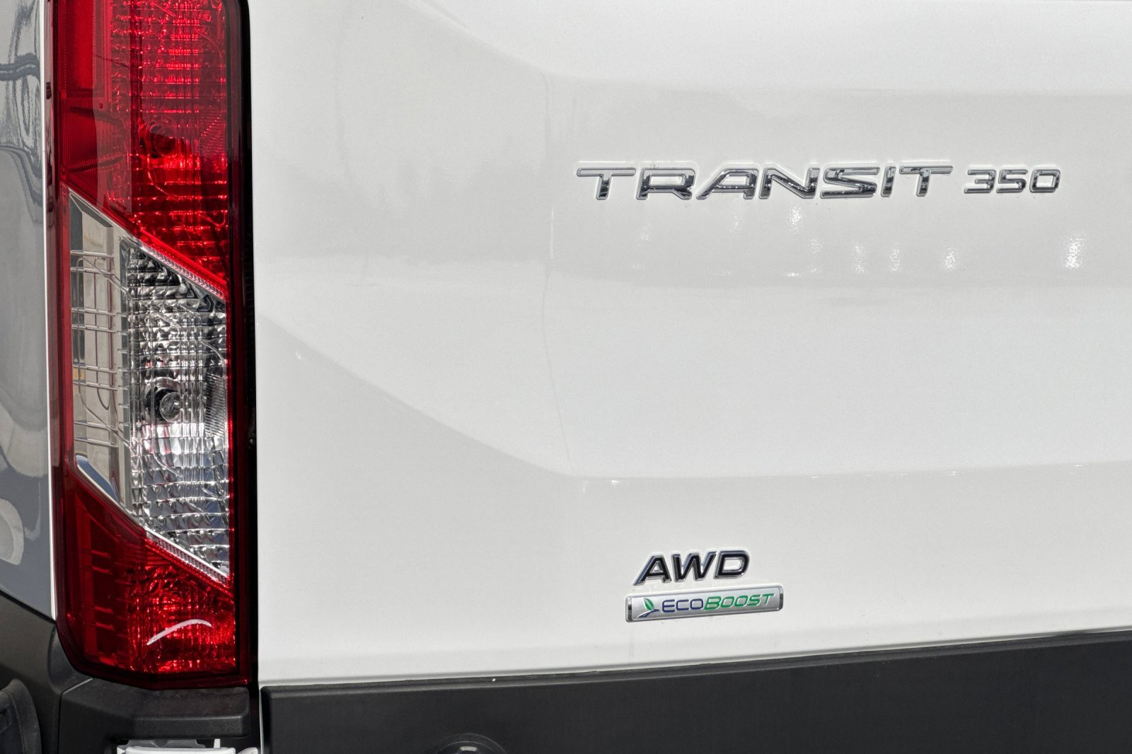 New 2026 Ford E-Transit 148 High Roof Extended image 25