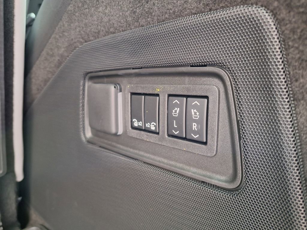 New 2026 Cadillac Escalade Platinum Luxury w/ LPO, Radiant Package image 28