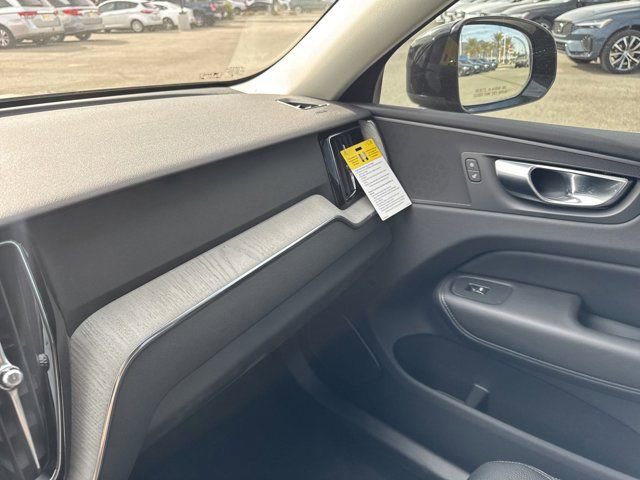 New 2025 Volvo XC60 B5 Plus w/ Climate Package PRO image 25