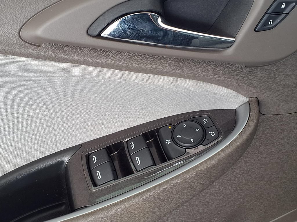 Used 2025 Chevrolet Malibu LT FWD image 14