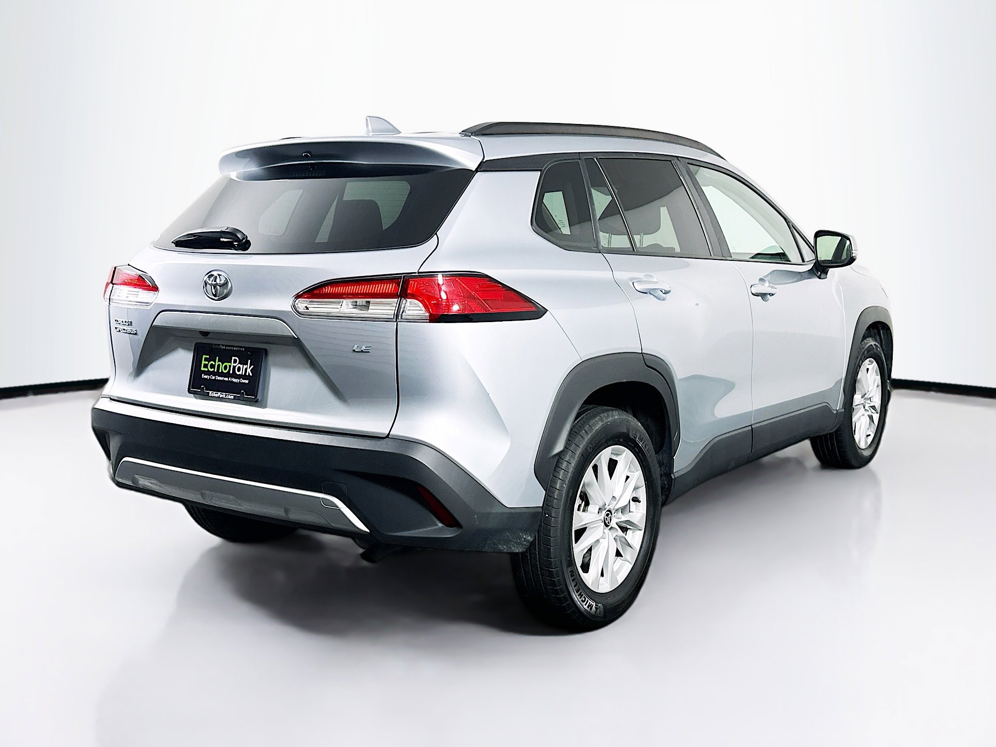 Used 2023 Toyota Corolla Cross LE image 9