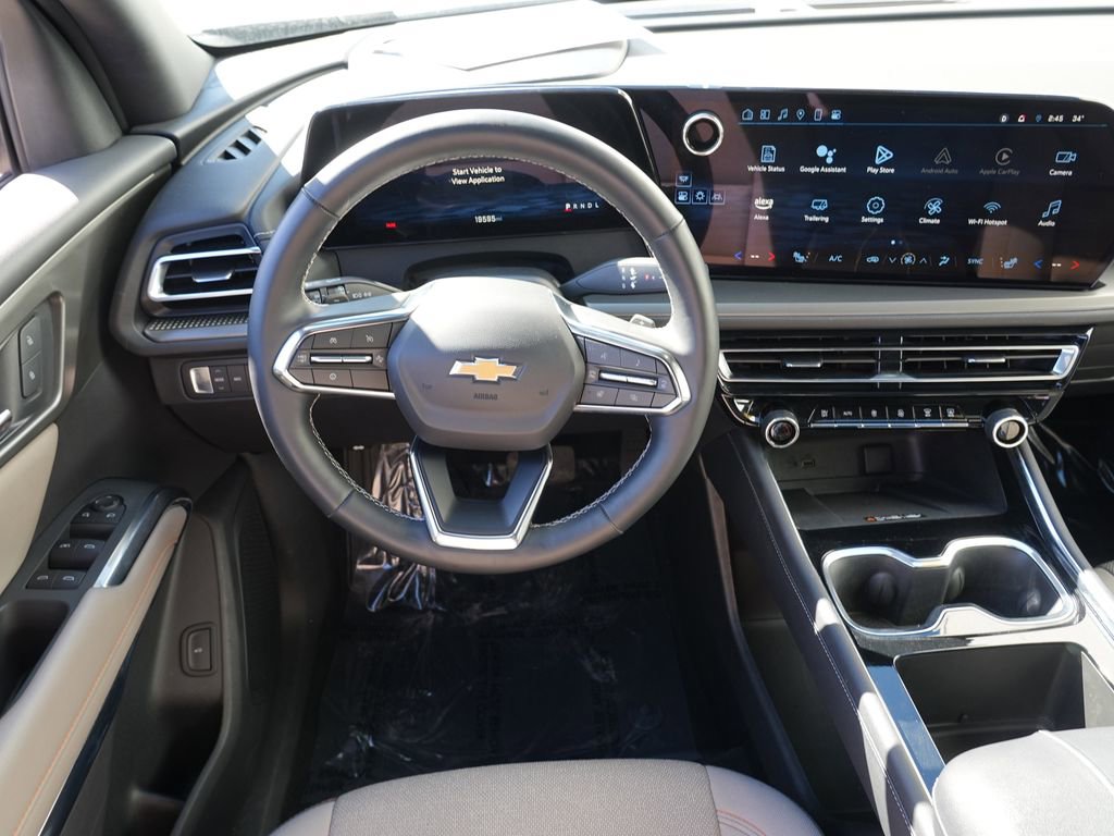 Used 2025 Chevrolet Traverse LT image 20