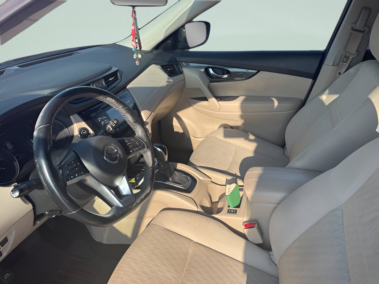 Used 2017 Nissan Rogue SV AWD/4WD image 16
