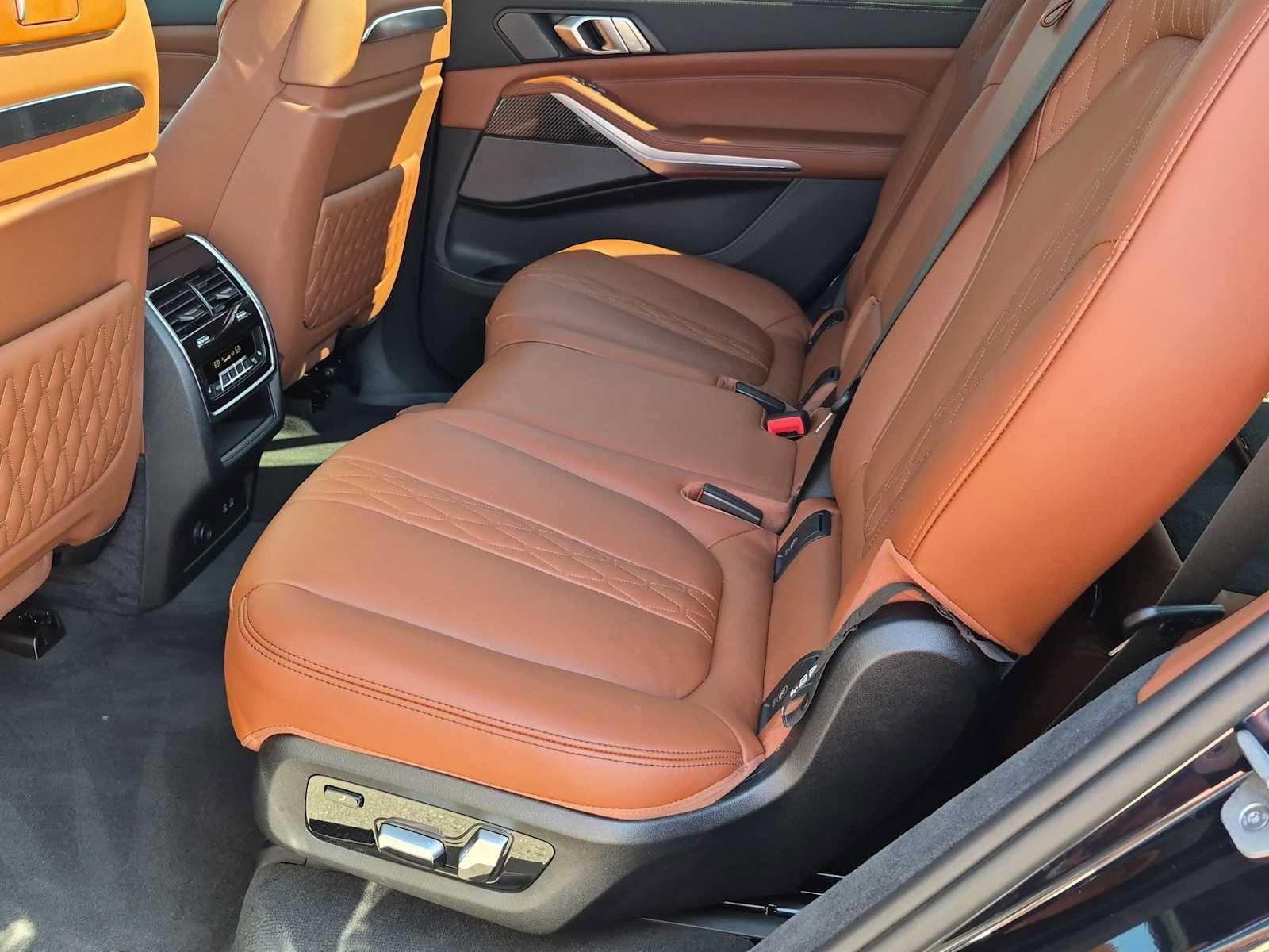 Used 2024 BMW ALPINA XB7 AWD/4WD image 21