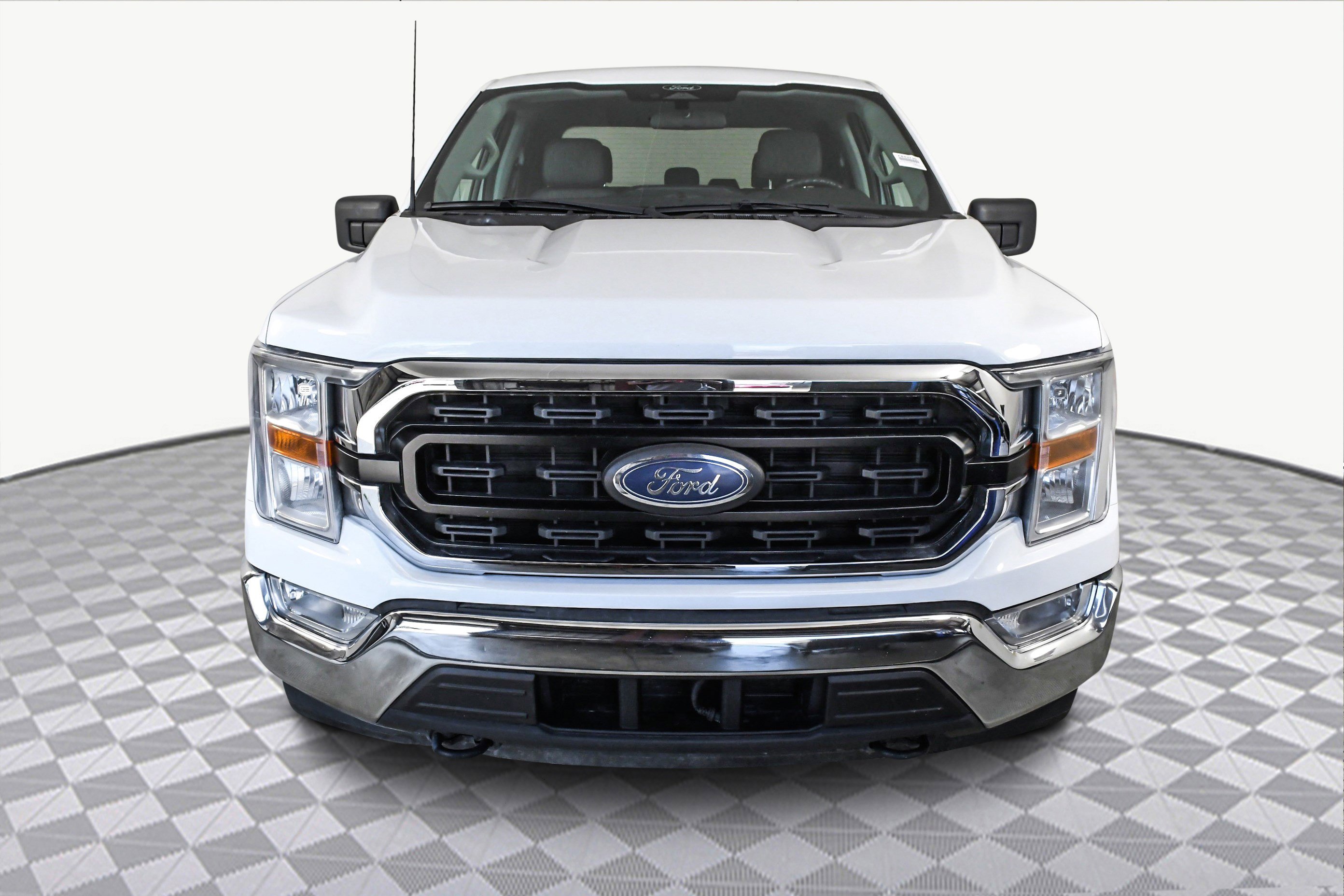 Used 2022 Ford F150 XLT image 2