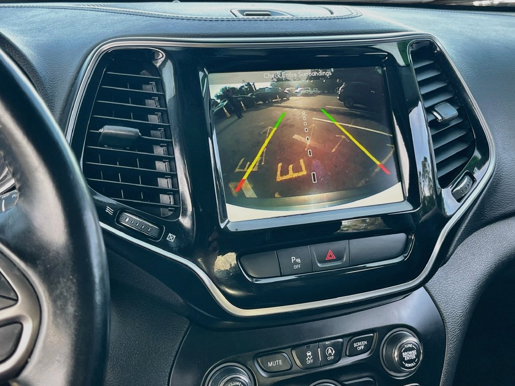 Used 2019 Jeep Cherokee Limited AWD/4WD image 14