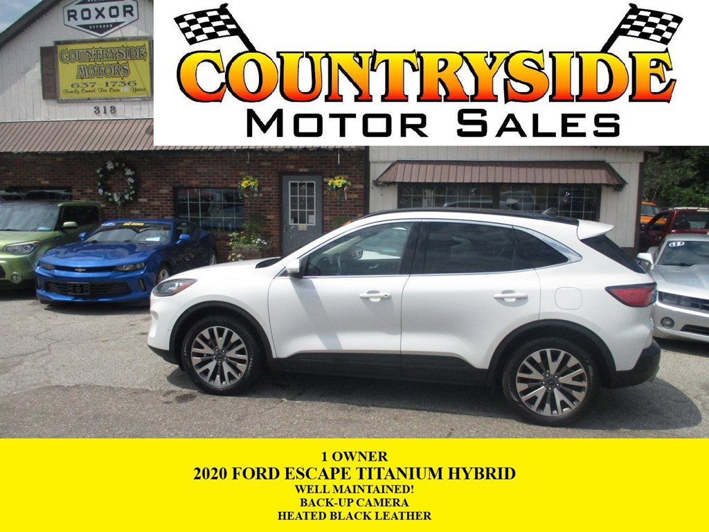 Used 2020 Ford Escape Titanium image 1