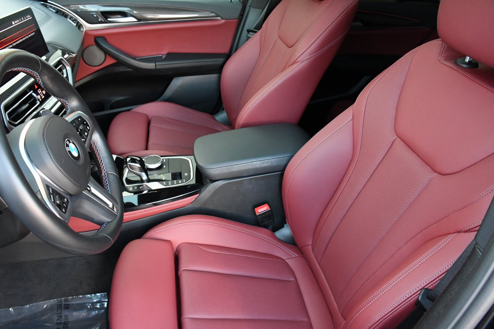 Used 2025 BMW X4 M40i w/ Premium Package image 8